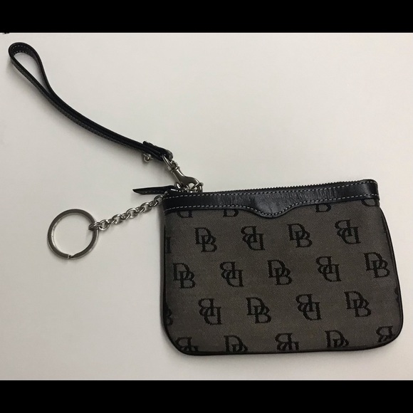 New Dooney & Bourke Wristlet or Clutch with Keychain - Picture 2 of 12